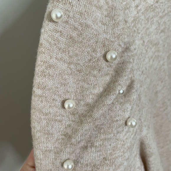 Elegant Beige Sweater with Pearl Accents - Picture 2 of 3